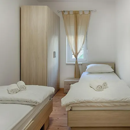 Cezar Luxury Apartman *