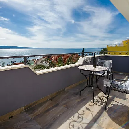 Cezar Luxury Apartman *